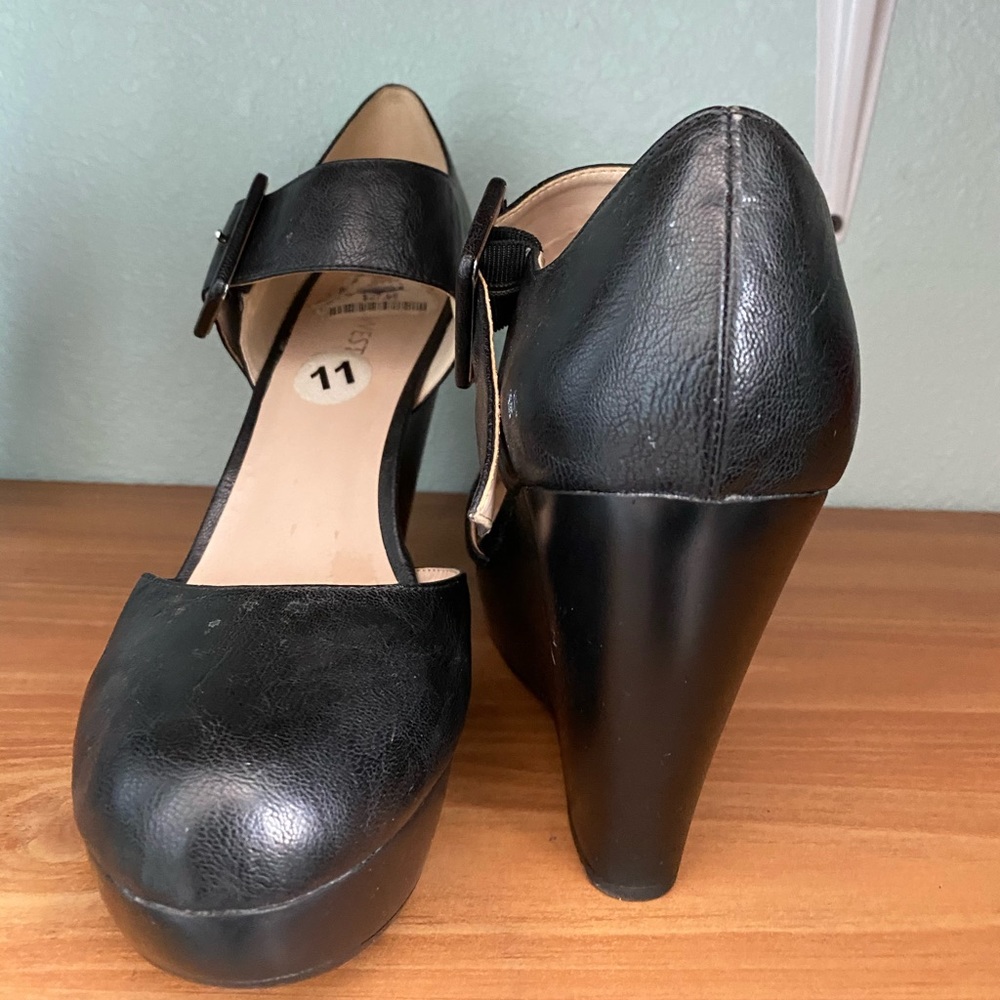 Black wedge